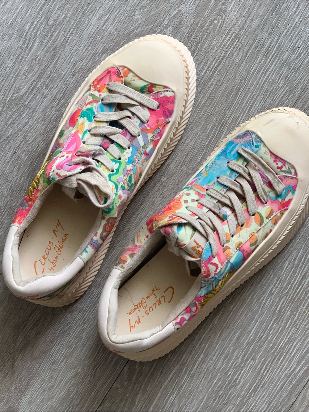 Circus by Sam Edelman Multicolor Floral Low-Top Sneakers. SIZE 10